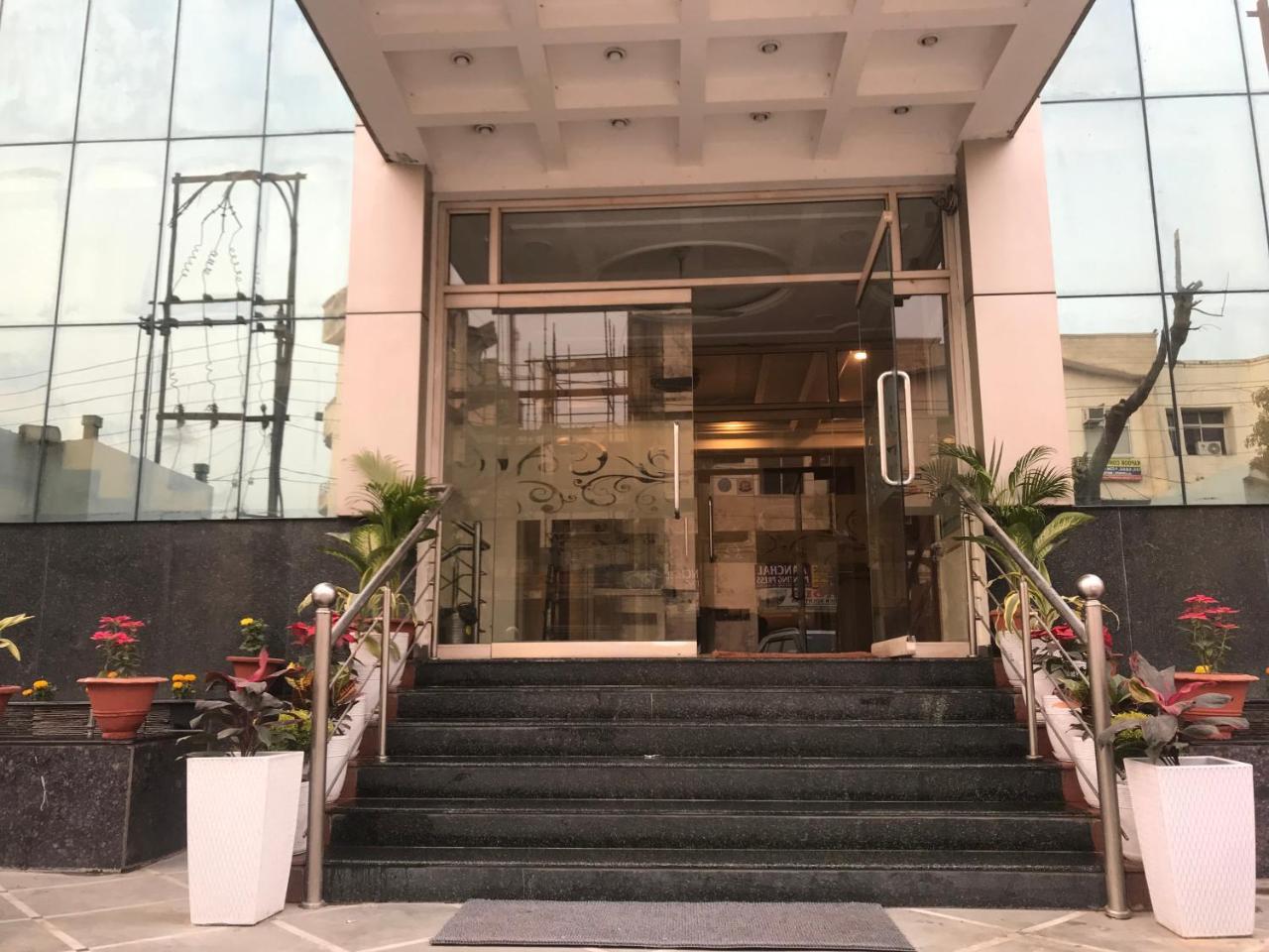 Hotel Sunrise Inn 러크나우 외부 사진